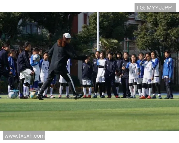 重生于英伦绿茵场从足球教练到传奇人生的逆袭之路